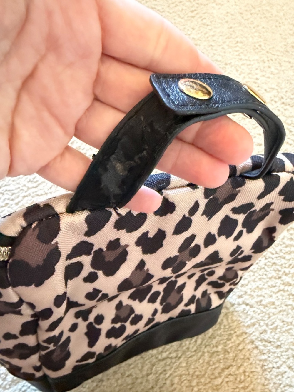 Itzy ritzy leopard bottle bag - Picture 4 of 5